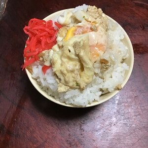 残った煮物の煮汁で　☆　目玉丼